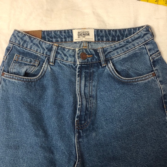 Zara Mom fit jeans - Picture 3 of 3